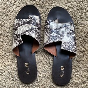 Mi.iM sandal NEW fits like an 8